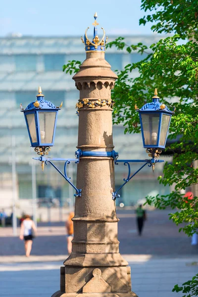Architecture of the city - vintage lamppost in the European city — Stock Photo, Image