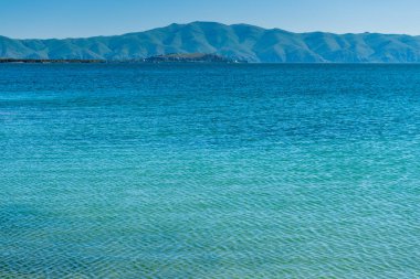 Sevan Gölü 'nün çok güzel bir dağ manzarası var, ünlü bir doğa.