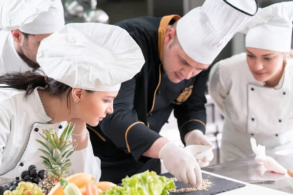 Chef-kok keuken — Stockfoto