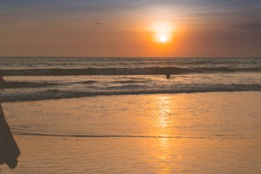 İnsanlarla sunset Beach