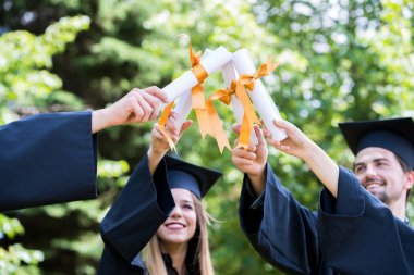 kutlama eğitim mezuniyet öğrenci başarı concep öğrenme