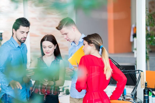 Business Start Und People Konzept Glückliches Kreativteam Amt — Stockfoto