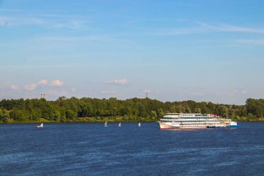 Yaroslavl 'da yatçılık. Farklı sınıflardaki yarışmalar 