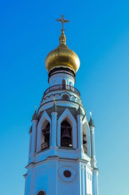 Vologda. Ilık bir bahar akşamı. St. Sophia Katedrali 'nin çan kulesi