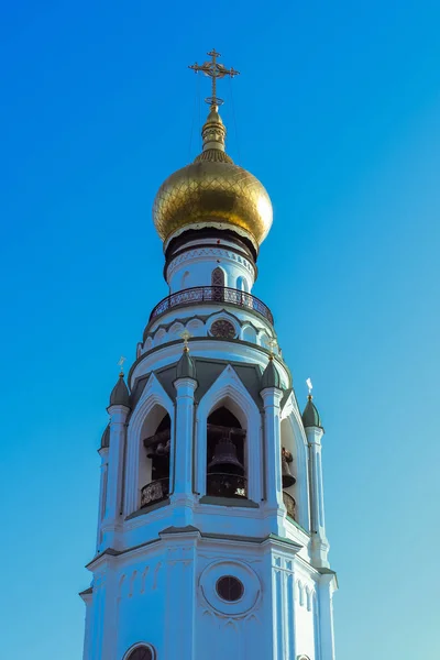 Vologda. Teplý jarní večer. Zvonice katedrály sv. Sofie — Stock fotografie
