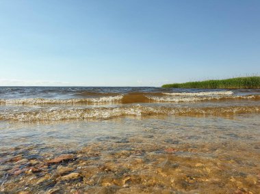 Rybinsk. Rybinsk su deposu hidroelektrik santrali yakınlarında. Volga, Sheksna, Mologa. Rybinsk Denizi. Yaroslavl bölgesi