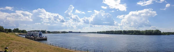 Uglich Yaroslavl Region Hydroelectric Power Station Cruise Ship Background Hydroelectric — Stock Photo, Image