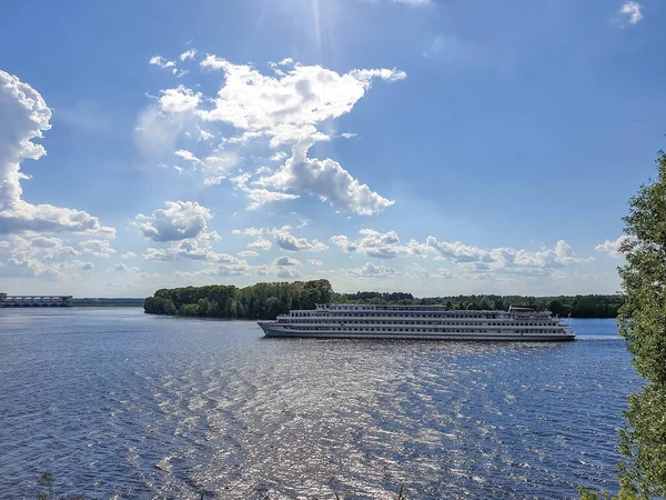 Uglich Região Yaroslavl Navio Cruzeiro Volga Antes Uma Tempestade Central — Fotografia de Stock