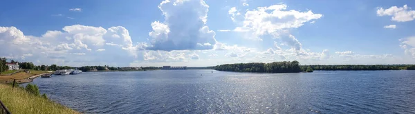 Uglich Yaroslavl Region Hydroelectric Power Station Cruise Ship Background Hydroelectric — Stock Photo, Image