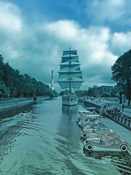 帆船子午線 クライペダティルト ストリート橋近くのデーン川堤防 リトアニア 2019年9月21日 — ストック写真