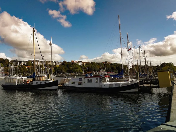 Flensbourg Alemania Embankment Octubre 2019 Yates Muelle — Foto de Stock