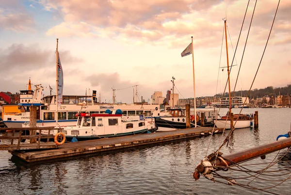 Flensburg, Niemcy. 20 października 2019. Jachty na przystani — Zdjęcie stockowe