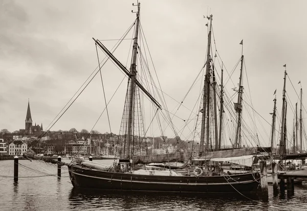 Harbor Sailboats Yachts Moored Port Sea Landscape — Stock Photo, Image