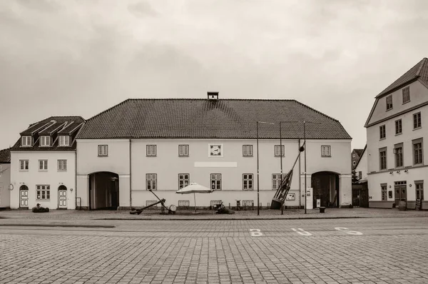 Wąska Uliczka Małego Miasteczka Starymi Domami Budynki Niemieckiej Architekturze Pusty — Zdjęcie stockowe