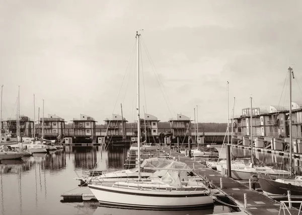 Hamn Med Segelbåtar Och Yachter Förtöjda Hamnen Havslandskap — Stockfoto