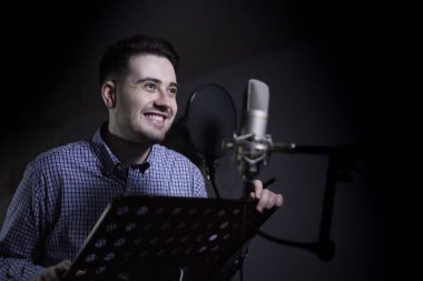 stüdyo dublaj içinde erkek dub aktör