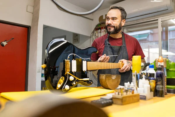 Luthier rzemieślnik — Zdjęcie stockowe