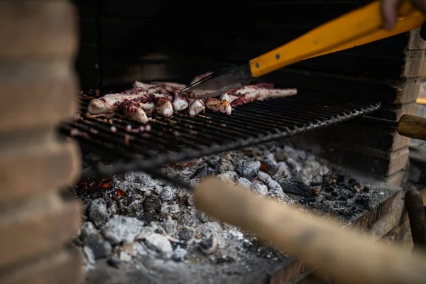 Octopus tentacles on a barbecue — Stock Photo, Image