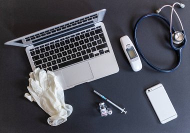 Tanımlanamayan doktor ofisi, covid-19 aşısı, üst tabaka, kimse