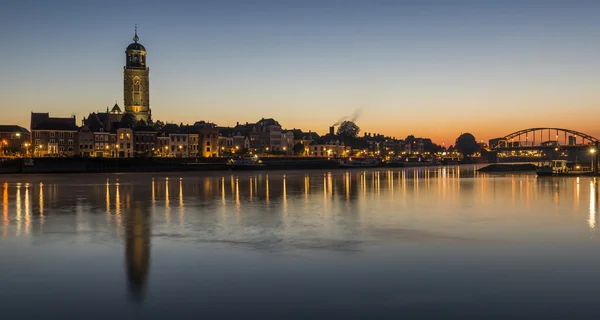 Deventer an der Ijssel mit Kirche — Stockfoto