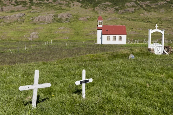 Church at Gufudalur-Nedri with Graveyard — Stock Photo, Image