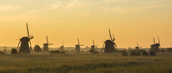 Kinderdijk in the morning with sunrise — Stock Photo, Image