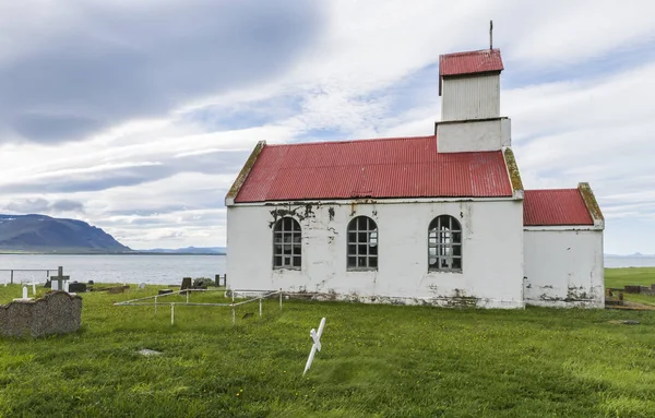 Kirche und Friedhof auf der Insel Akranes — Stockfoto