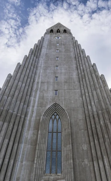 Hallgrimskirkja 教堂塔雷克雅維克 — 图库照片