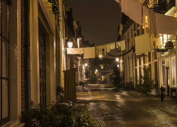 Calle de Navidad con luces en Deventer — Foto de Stock
