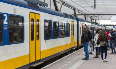 Tren yolcuları Rotterdam bekliyor