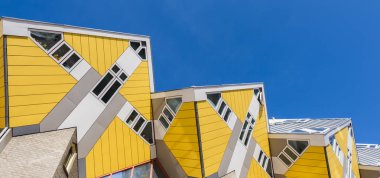 Küp evler Rotterdam gökyüzü doğrultusunda