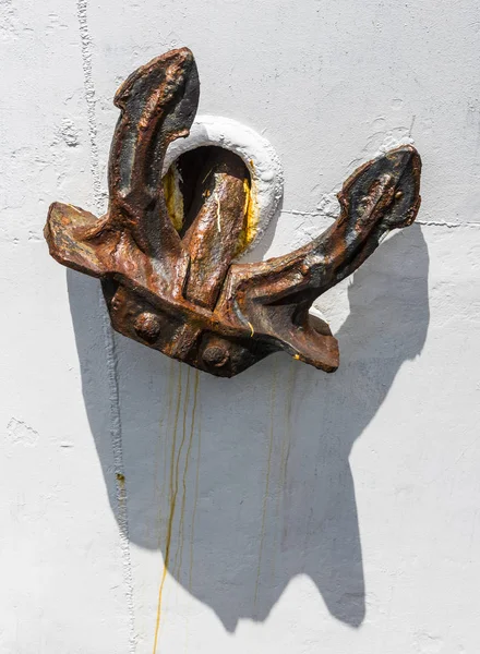 Rusty Anchor in Sun with Shadow — Stock Photo, Image