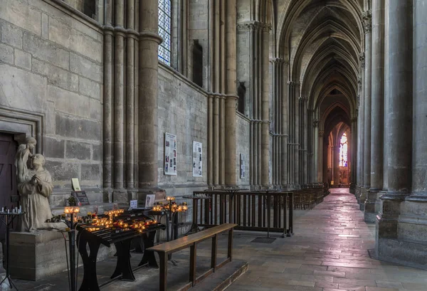Catedral Reims Velas interiores — Foto de Stock