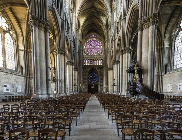 Kathedraal van Reims Rose Windows interieur — Stockfoto