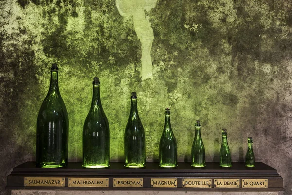 Champagneflaskor storlek Royaltyfria Stockbilder