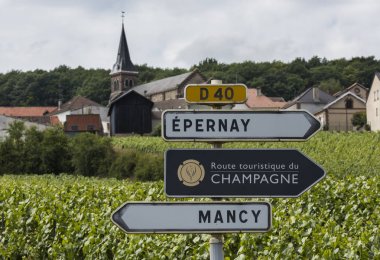 Route Touristique de Champagne clipart