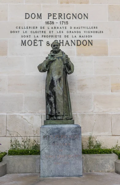 Statue von dom perignon — Stockfoto