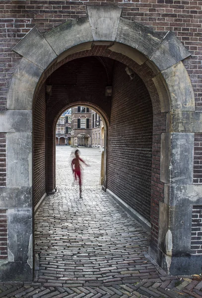 Binnenhof och barn Haag — Stockfoto