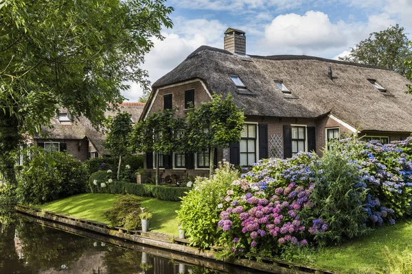 Ortanca Giethoorn, evle 