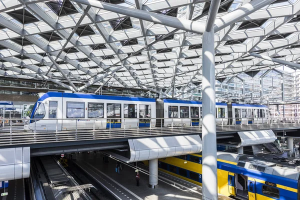 Straßenbahn Den Haag Hauptbahnhof — Stockfoto