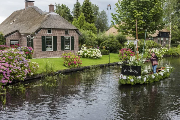 Jonen hoş geldiniz tekne