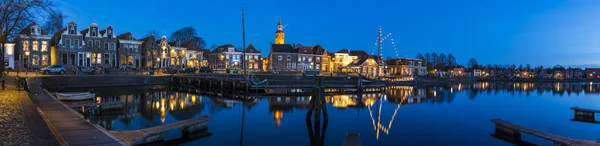 Vista panorámica Blokzijl y la noche del puerto — Foto de Stock