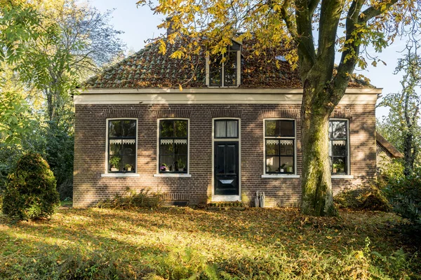 Giethoorn domě na podzim — Stock fotografie