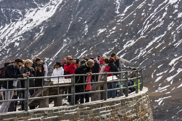 Publiek bij de Grossglockner gletsjer — Stockfoto