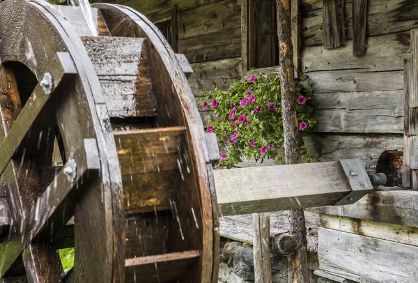 Водяное колесо Тюрингера Хатта — стоковое фото