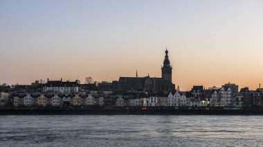Waal Stevenskerk nehri ile Nijmegen