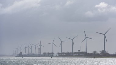 Wind Mills Hoek van Holland