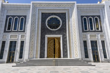 Ashgabat Türkmenbasi Anıtmezarı