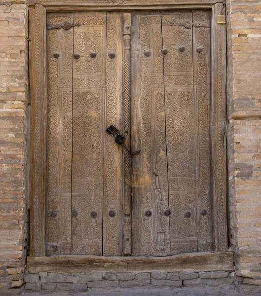 Деревянная Дверь Отделкой Доме Центре Старого Города Хива Узбекистане — стоковое фото