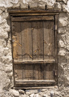 Alichur, Tacikistan 'da eski bir evde eski ahşap bir kapı..